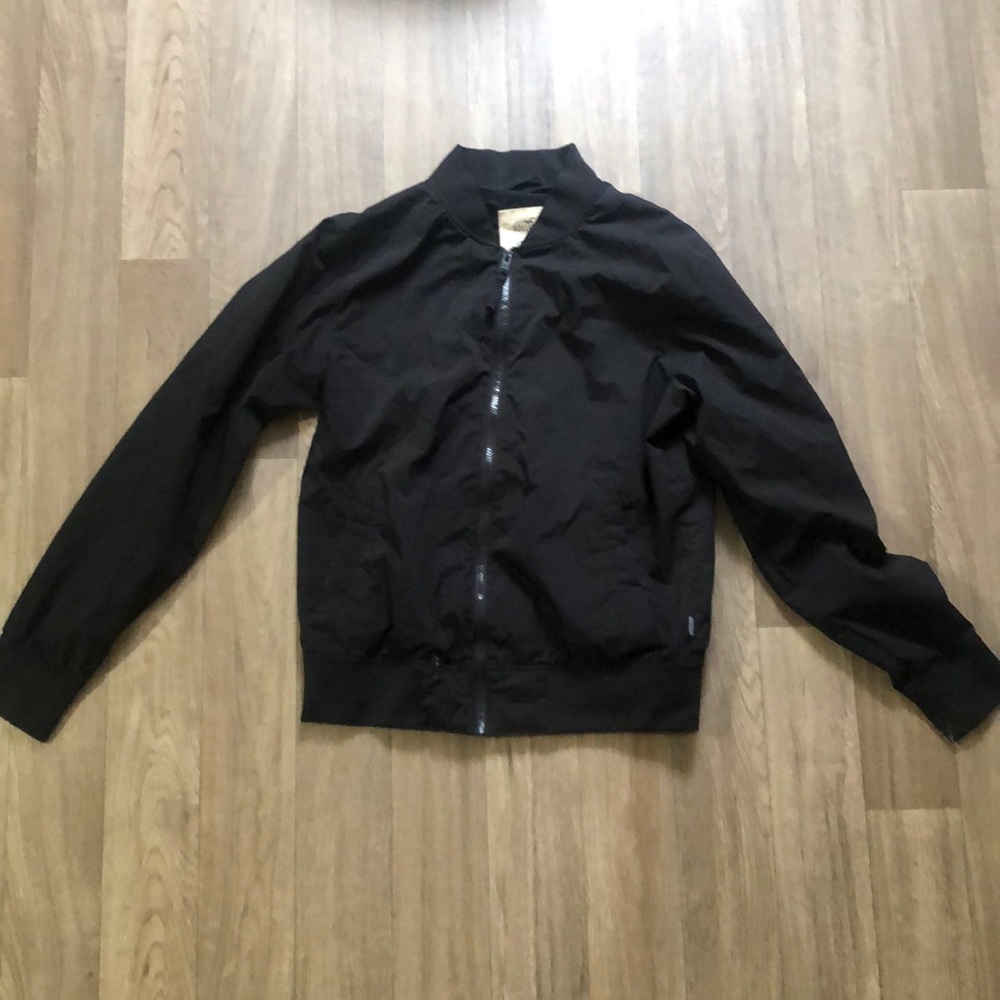 Hollister bomber